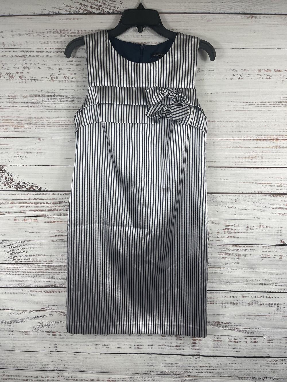 Banana Republic Dress Women's SZ 6 Black White Striped Sleeveless Sheath Rosette
